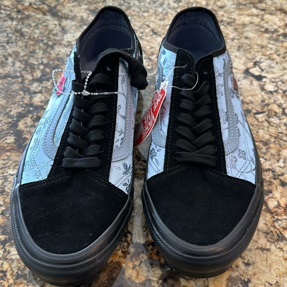 NWT Van’s Off the Wall Tiger Design Sneakers - Picture 3 of 9